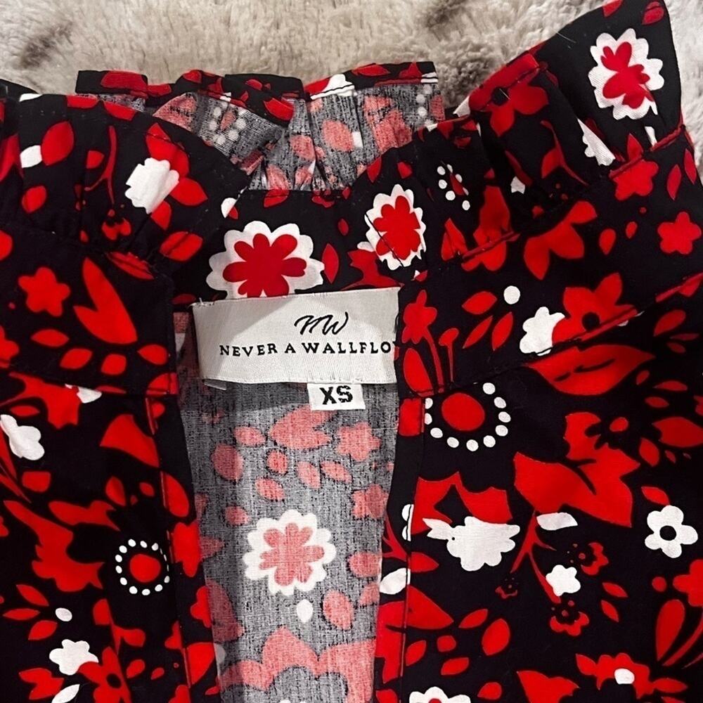 Never a Wallflower Red and Navy Floral Poplin High Neck Top - Picture 2 of 6